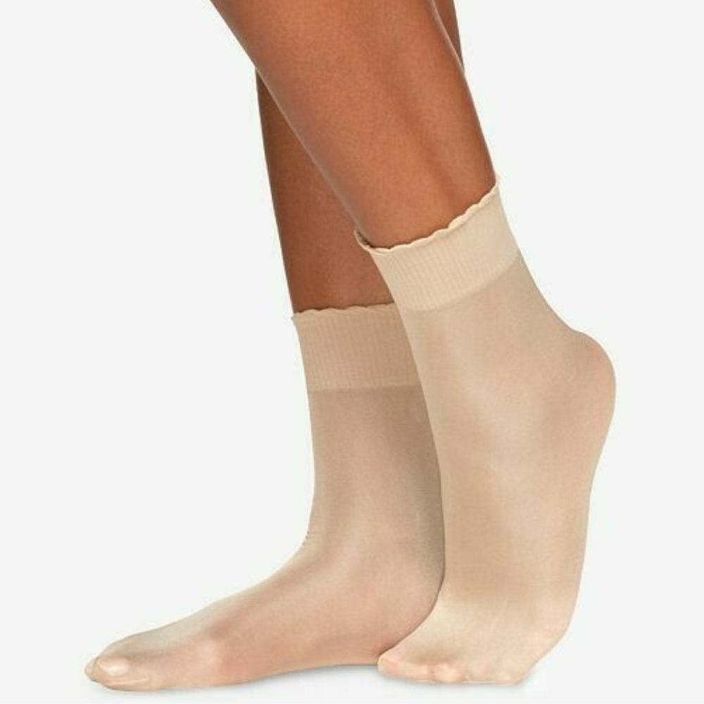 Berkshire Womens Scalloped Edge Ankle Socks NWT